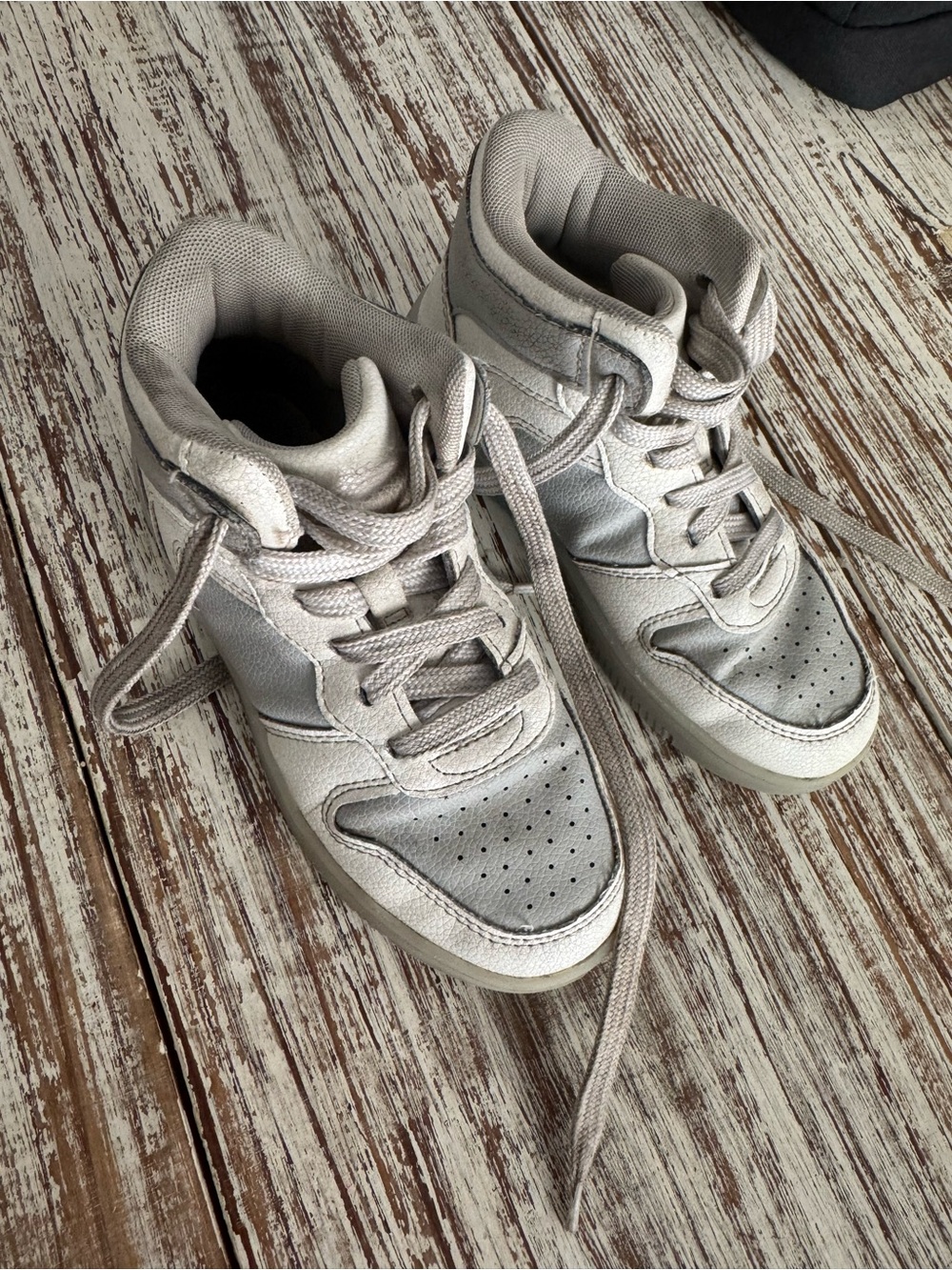 Kids High-Top Sneakers in Light Gray